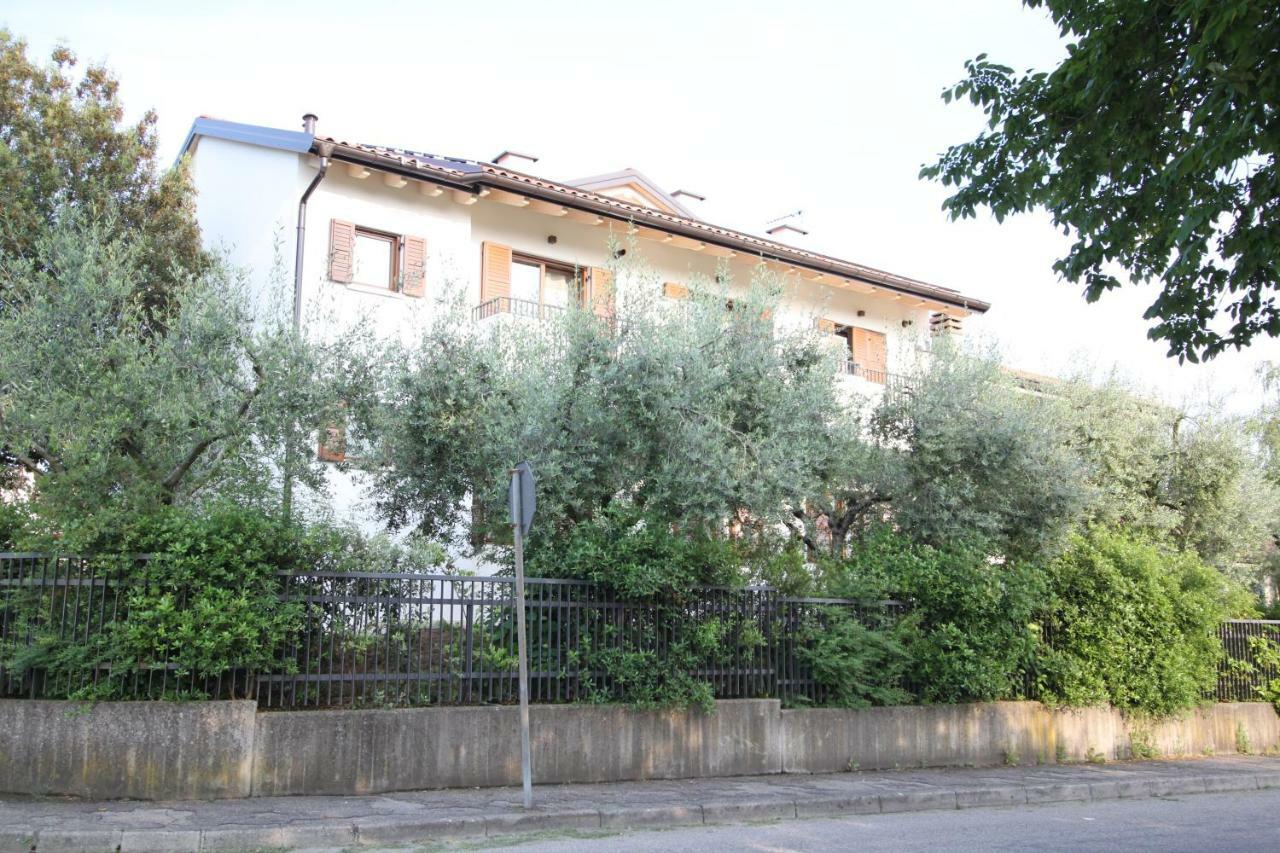 Apartamento La Casa Bianca Loc.Turistica Peschiera del Garda Exterior foto